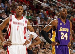 九游娱乐官方平台-篮球狂热迷跨城远征 只为心中偶像闪耀时刻